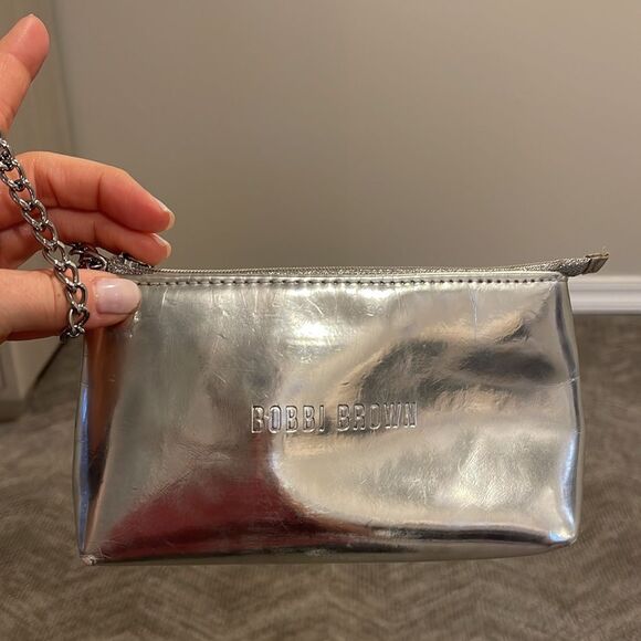 Bobbi Brown Metallic Silver small clutch for makeup or sunglasses - Picture 3 of 6
